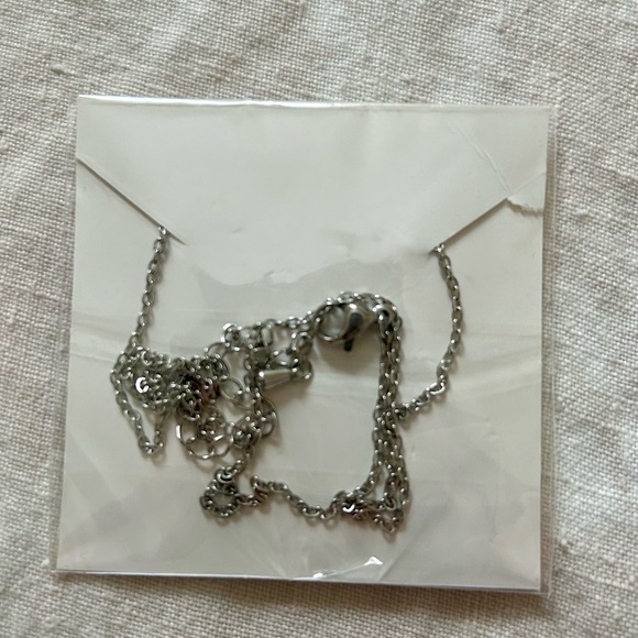 Windswept tree necklace - Picture 3 of 3
